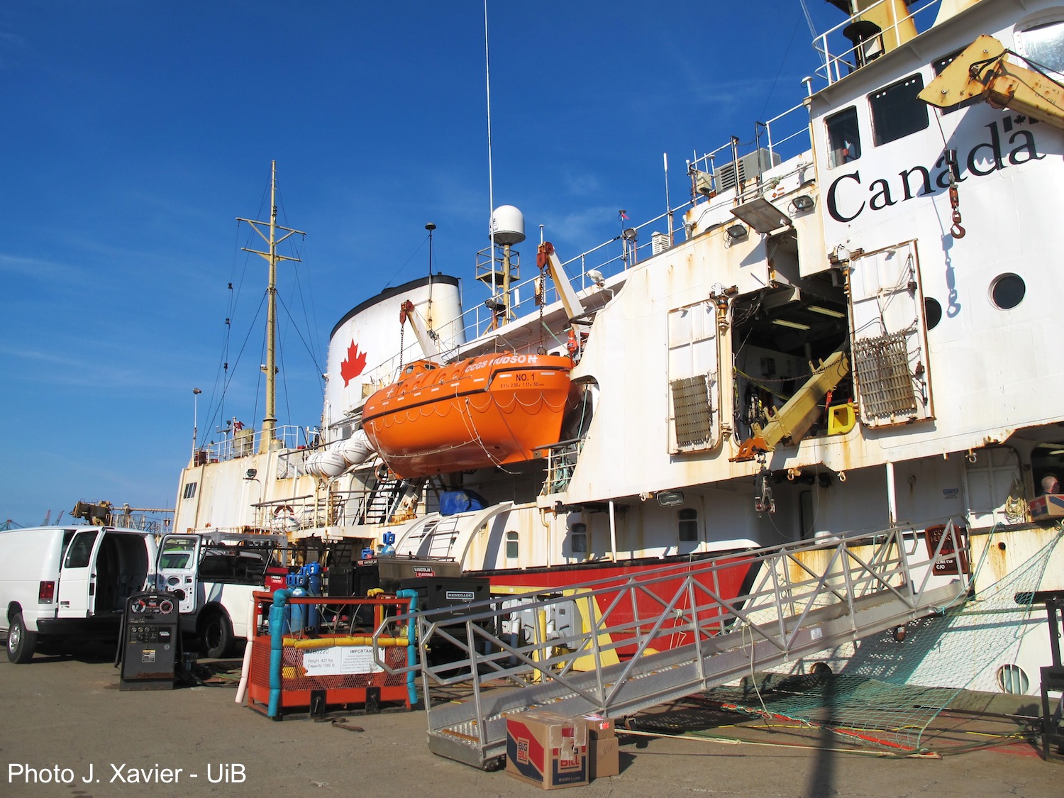 Scientists from the EU project SponGES ready to sample deep-sea sponges in the North Atlantic